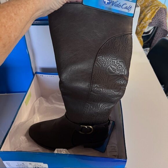 Easy Street Luella Plus Wide Calf Riding Boots Brown Embossed Knee-High Boots 7W - Picture 7 of 9